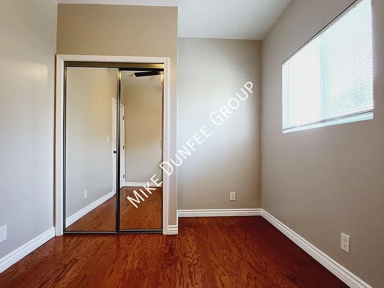 412 E 7th St #2 — Photo 7