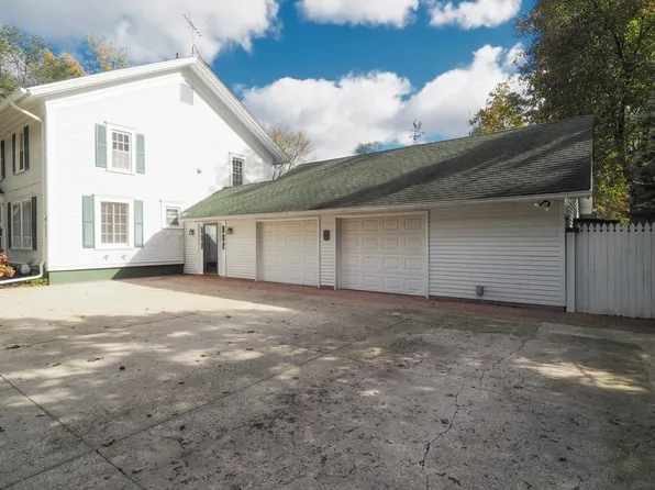 6235 Oakland Dr, Portage, MI 49024