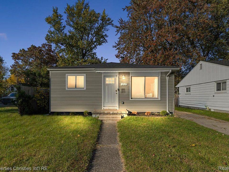 1st image of 1313 E Harry Ave