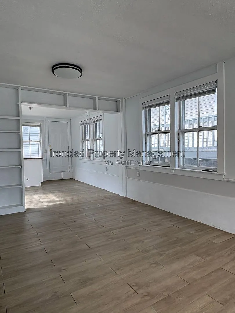 Studio, 533 sqft, $982 — Photo 3