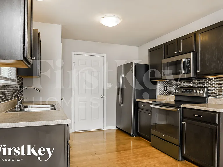 121 Brookfield Blvd — Photo 6