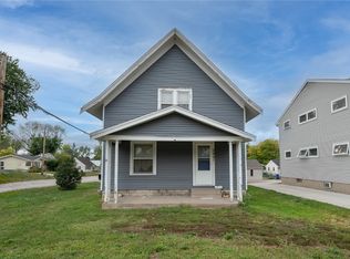 2901 Oakland Rd NE, Cedar Rapids, IA 52402