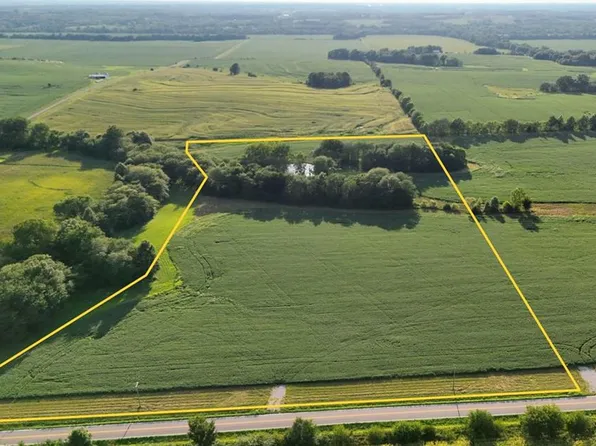 V Hwy, Gallatin, MO 64640