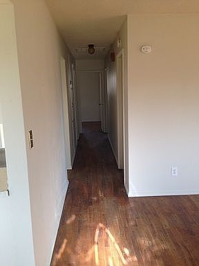5th image of 554 De Barr Ave
