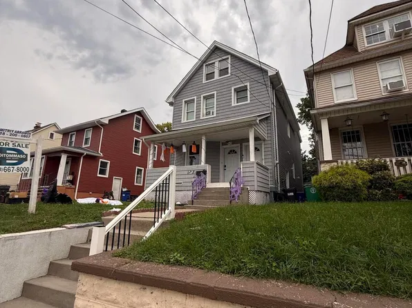 173 Clove Rd, Staten Island, NY 10310