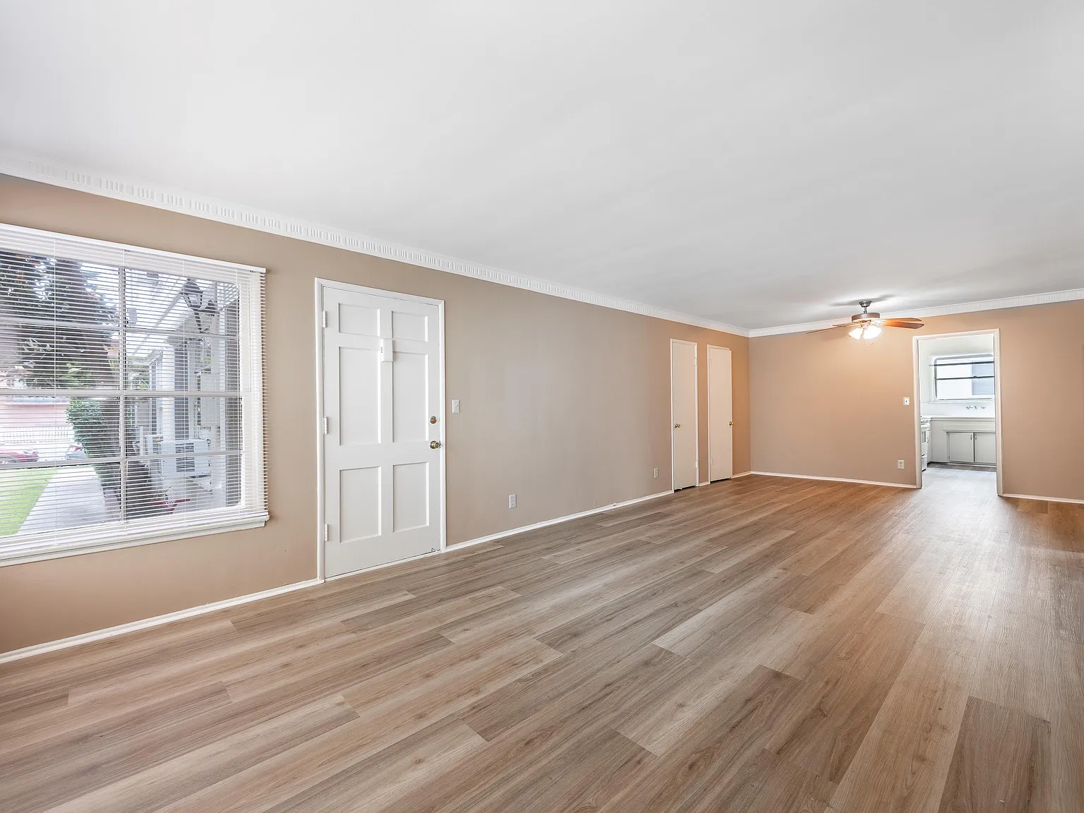 2 bed, 1100 sqft, $2,600 — Photo 4