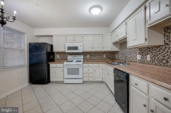 15009 Cardin Pl — Photo 7