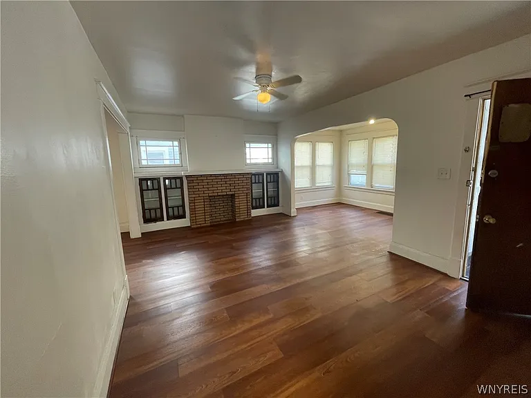 422 Moselle St — Photo 3