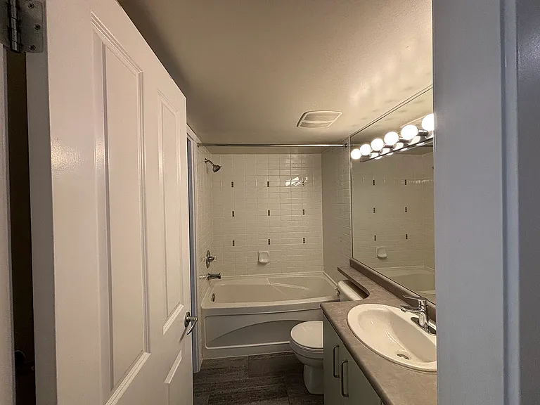 3148 Saint Johns St #203 — Photo 14