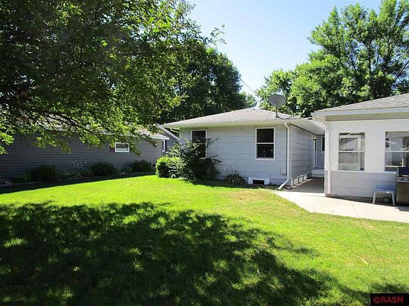 3rd image of 212 Linda Dr