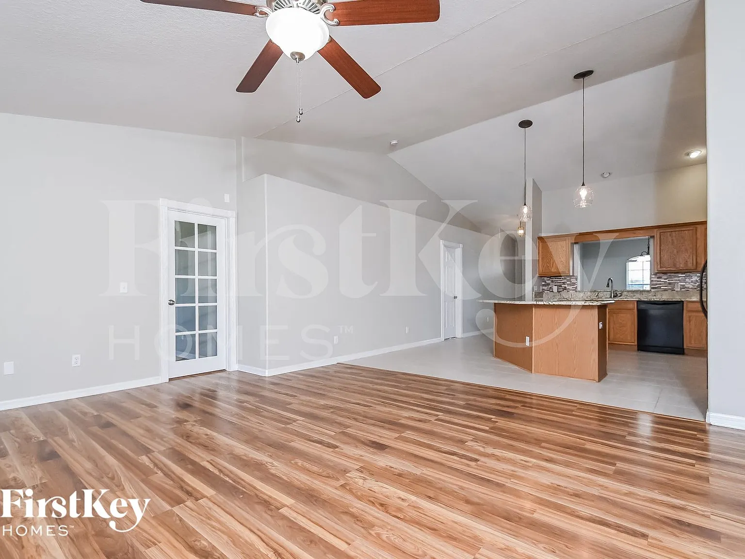 3 bed, 2.0 bath, 1761 sqft, $2,710 — Photo 2