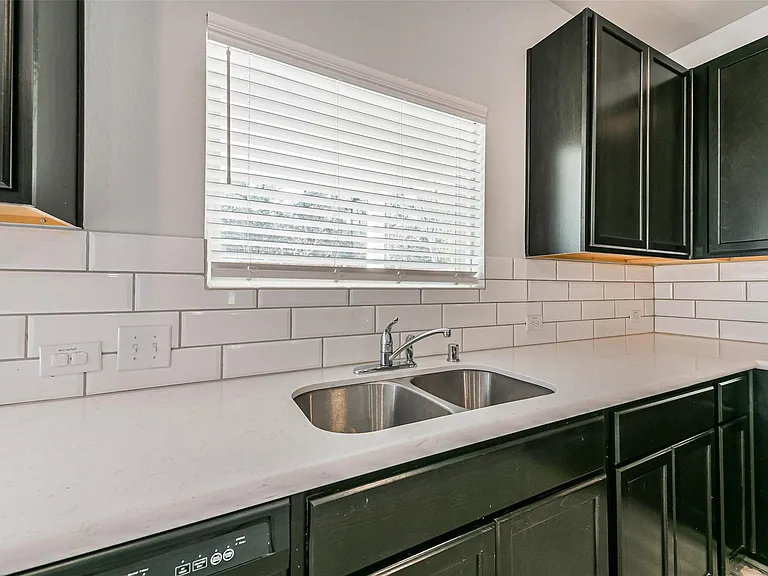 16911 Lagos Ln — Photo 17