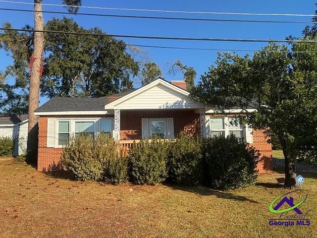 1st image of 905 Carver Dr