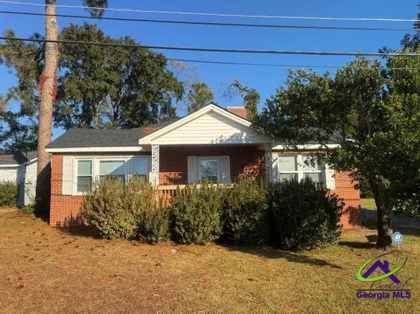 905 Carver Dr, Fort Valley, GA 31030