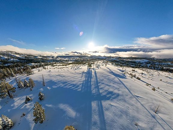 4th image of Lake Valley Rd