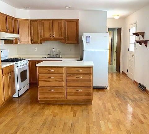 3rd image of 1676 Caravelle Dr