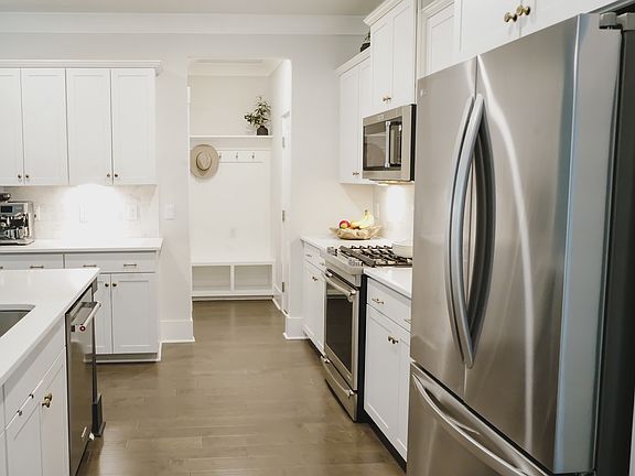 3rd image of 1277 Ames Way