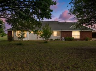 302 Blue Ribbon Rd, Waxahachie, TX 75165