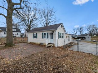 52 Linn Dr, Sainte Genevieve, MO 63670