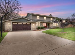 9043 Glenwood Dr, Greendale, WI 53129