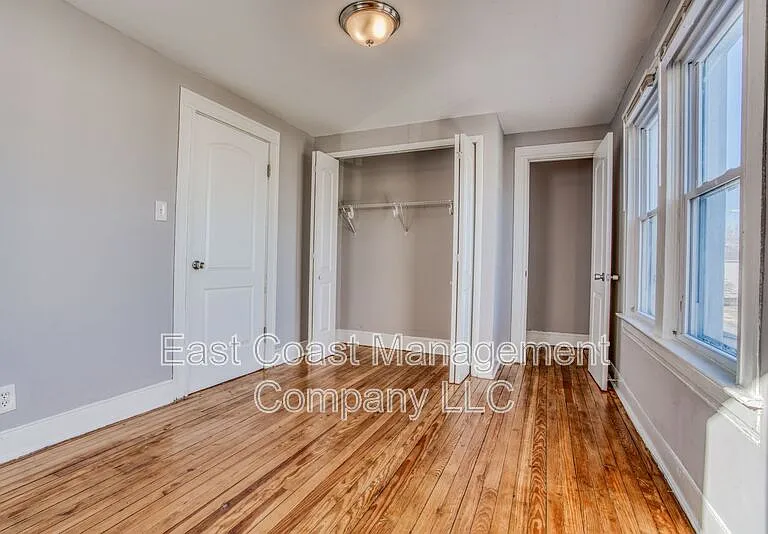 214 Center St — Photo 34