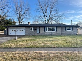 901 Annis Ave, Mattoon, IL 61938