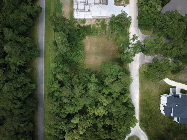 18 Majestic Falls Dr, Humble, TX 77339