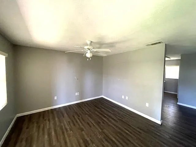2 bed, 800 sqft, $1,295 — Photo 3
