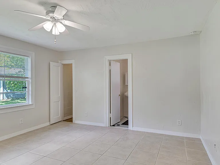 201 N Orange St — Photo 39