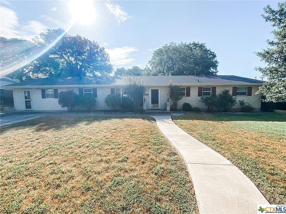1st image of 1907 Forest Hills Dr