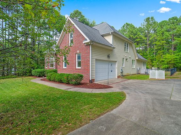2nd image of 5216 Winfree Ln