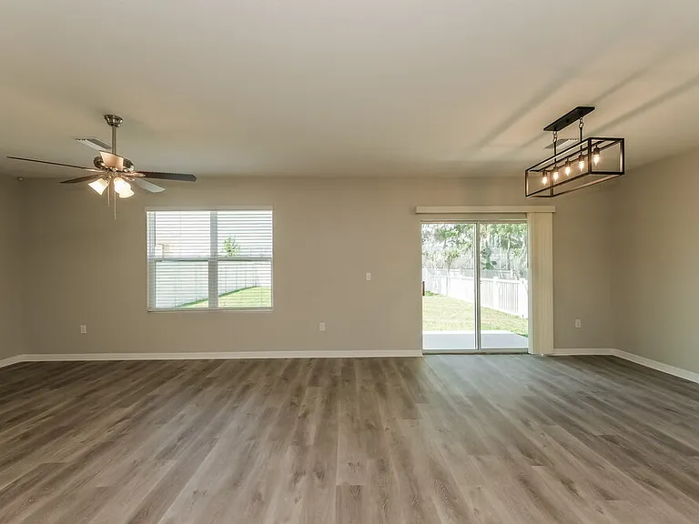 10988 Carlton Fields Dr — Photo 5
