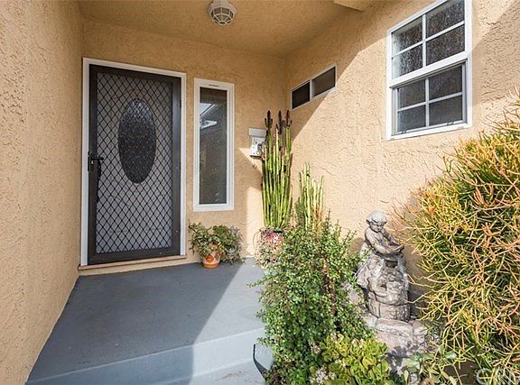 4th image of 3127 W 180th St
