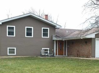 1085 Lancaster Ct, Hoffman Estates, IL 60169