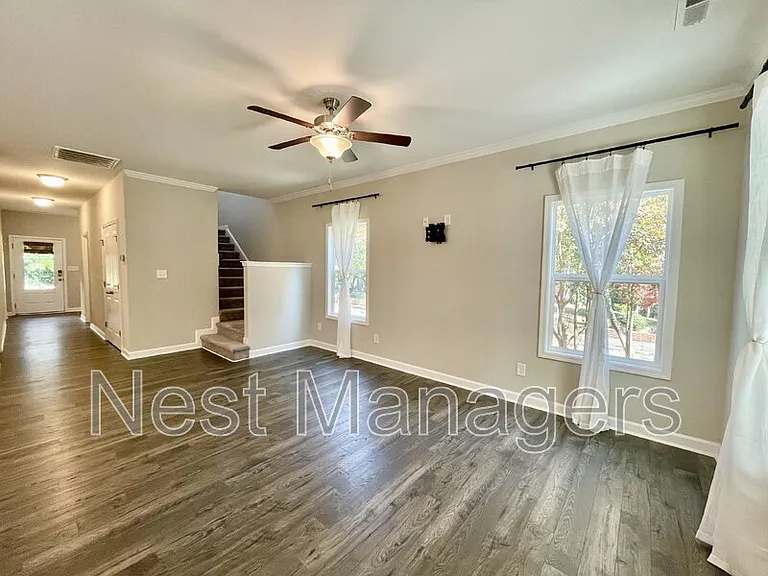 1102 Norwood St — Photo 6