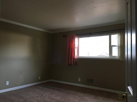 5th image of 1571 Branham Ln