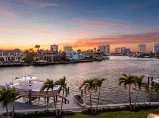 3801 Crayton Rd, Naples, FL 34103