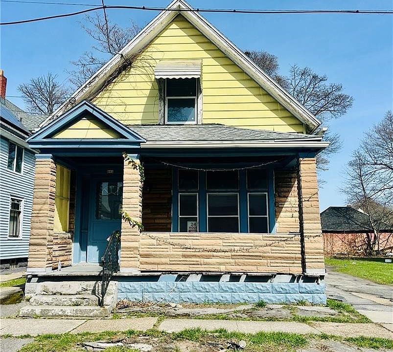 1st image of 301 Peach St