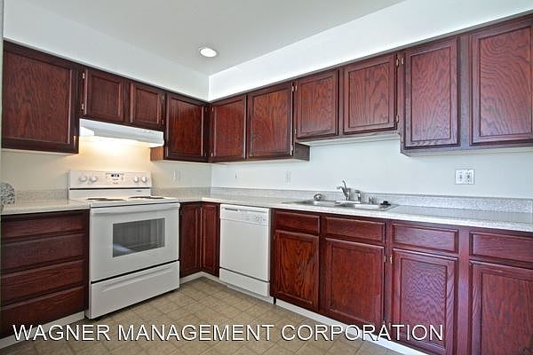 1st image of 75 NW Dogwood St APT 202