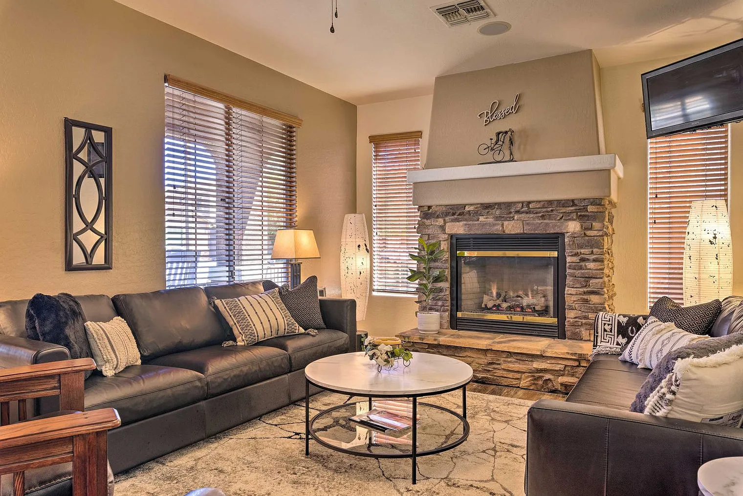3 bed, 2.0 bath, 3239 sqft, $7,549 — Photo 1