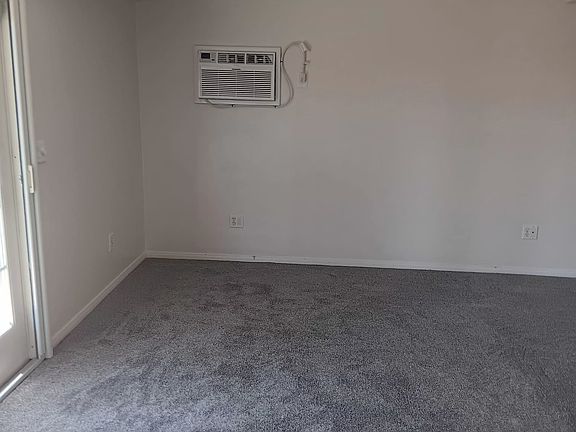3rd image of 4371 Post Rd
