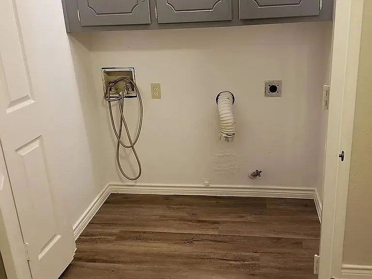 807 Saint Paul Ct — Photo 16