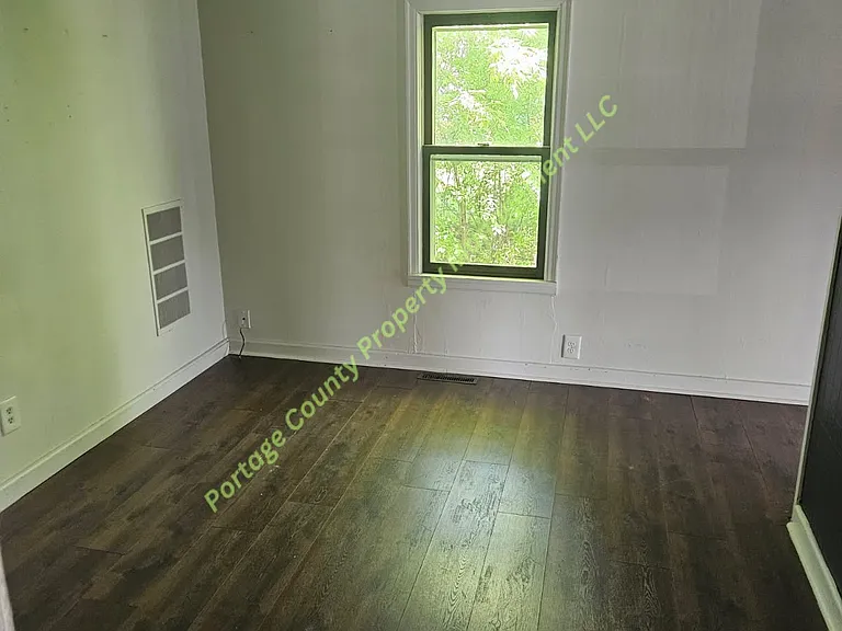 748 Isadore St — Photo 8
