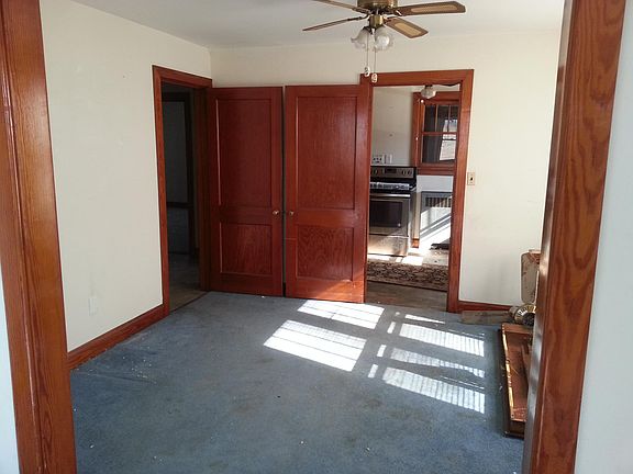 Dining room into kitchen area