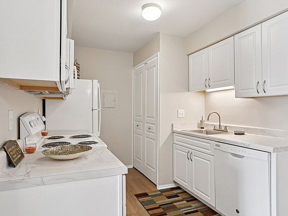 4th image of 42824 Swan Lake Dr #251
