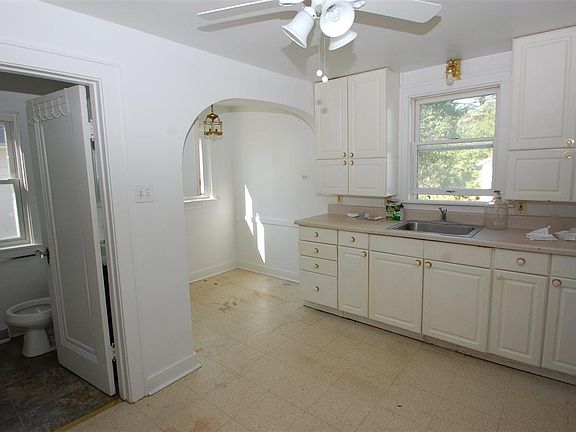 5th image of 327 N 5th St