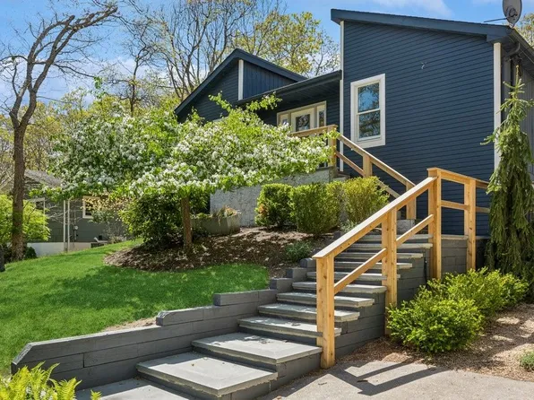 45 Hillside Dr W, Sag Harbor, NY 11963