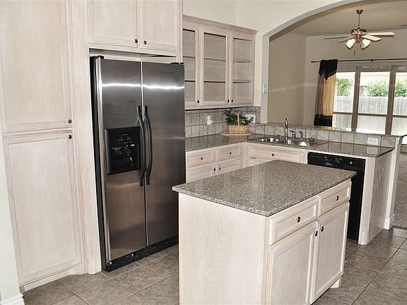 3rd image of 15801 Darlington Ct