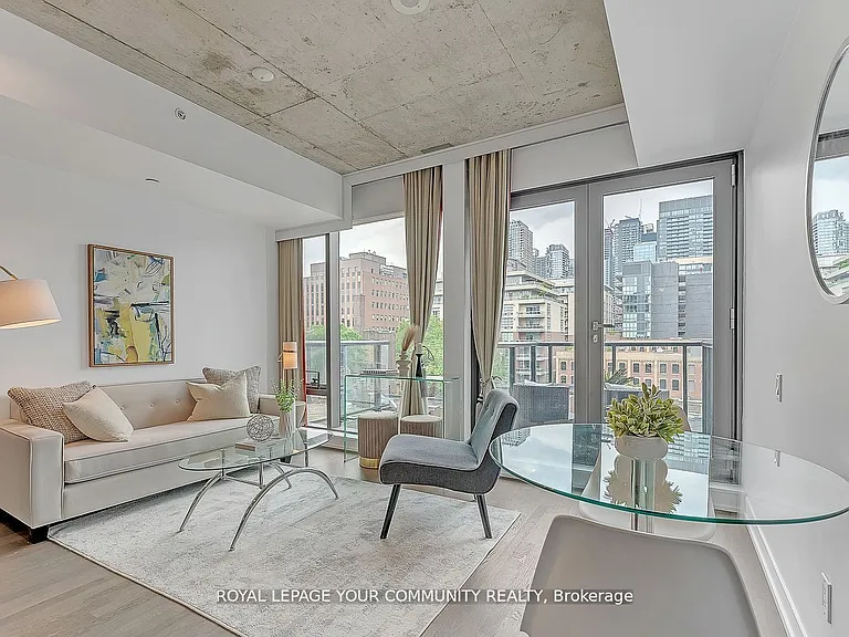 560 King St W #510 — Photo 3