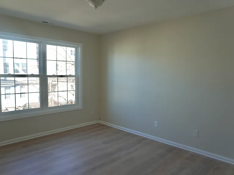 399 S 6th St #1 — Photo 10
